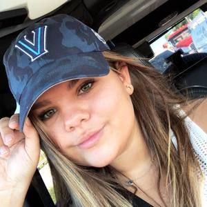 Meet your Posher, Eva